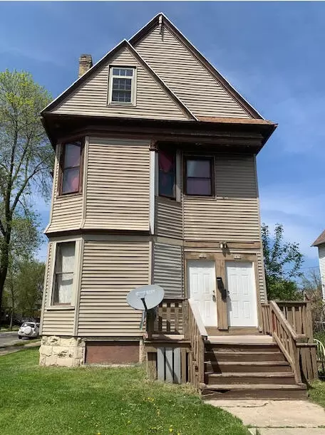 2478 W Juneau #2480, Milwaukee, WI 53233