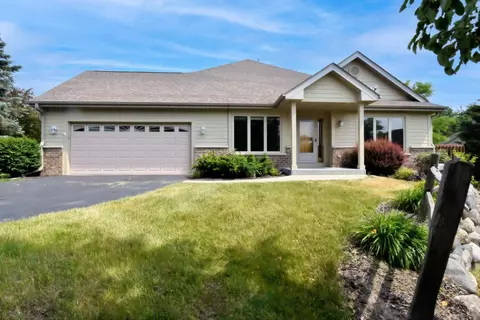 7018 S Lannonstone, Franklin, WI 53132