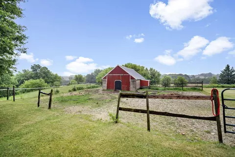 w1553 Woodland Road, Rubicon, WI 53078