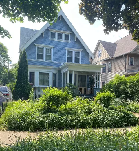 2845 N Maryland, Milwaukee, WI 53211