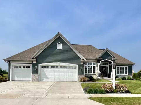 1423 White Deer, Waukesha, WI 53189