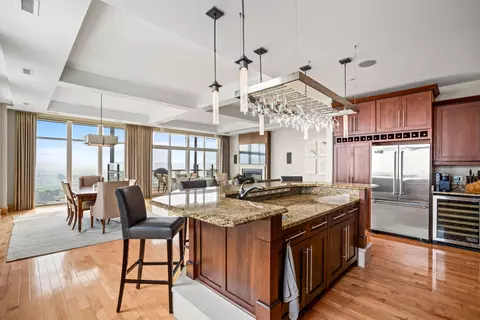 1313 N Franklin #1006, Milwaukee, WI 53202