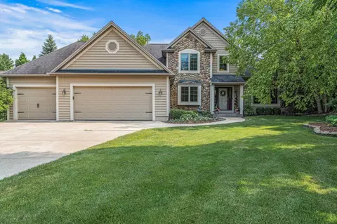 7611 S Mission Woods, Franklin, WI 53132