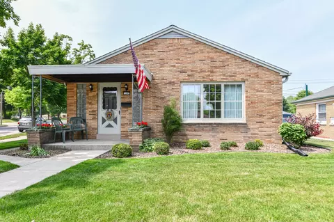 3347 S Honey Crk, Milwaukee, WI 53219