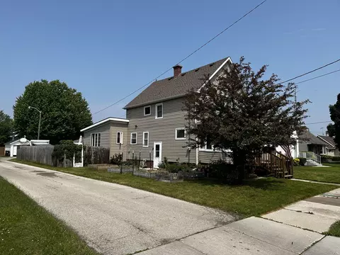 910 N 21st, Manitowoc, WI 54220