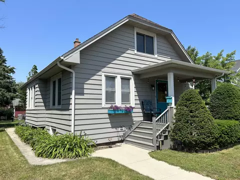 1336 Cleveland, Racine, WI 53405