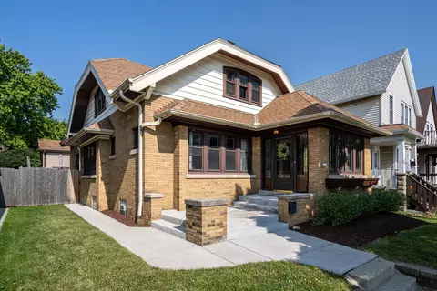 2533 S Howell, Milwaukee, WI 53207