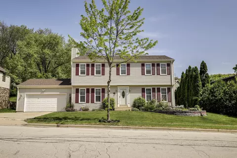 1104 Larchmont, Waukesha, WI 53186