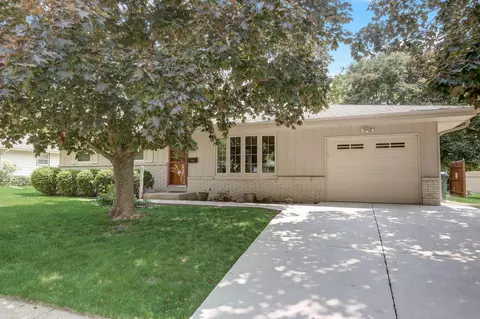 5280 Oakton, Greendale, WI 53129