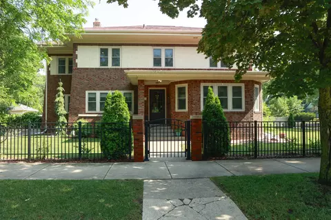 1925 King, La Crosse, WI 54601