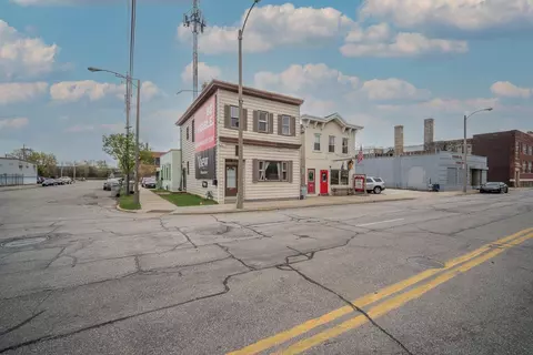 900 S 1st, Milwaukee, WI 53204