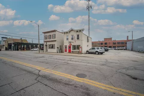 904 S 1st, Milwaukee, WI 53204
