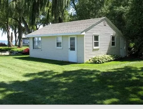 7832 S Us Highway 45, Black Wolf, WI 54902