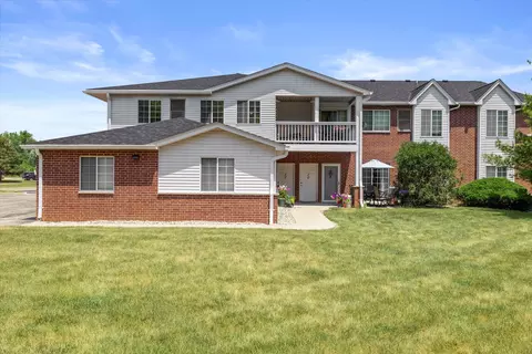 8201 Lexington #12, Pleasant Prairie, WI 53158