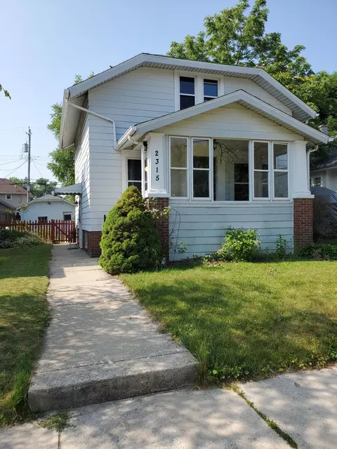 2315 Mohr, Racine, WI 53405