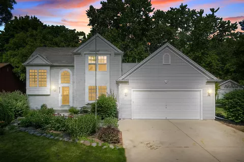 n9179 Pine Avenue, East Troy, WI 53120