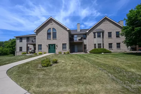 936 Oconomowoc, Oconomowoc, WI 53066