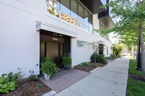 765 E Kilbourn #3, Milwaukee, WI 53202