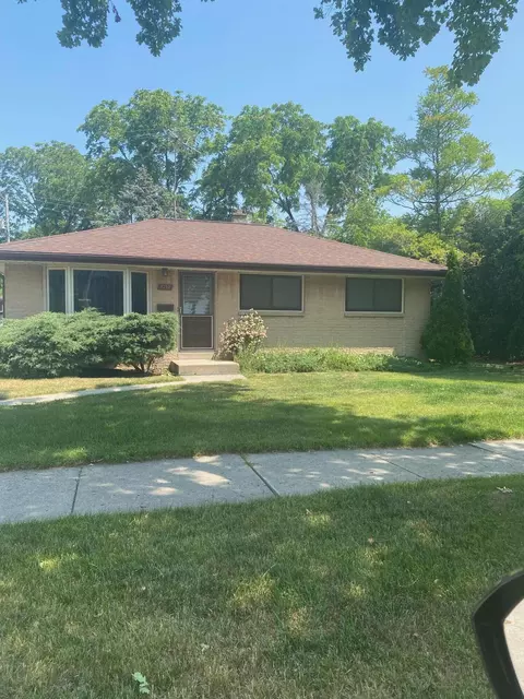 7252 W Van Beck, Milwaukee, WI 53220
