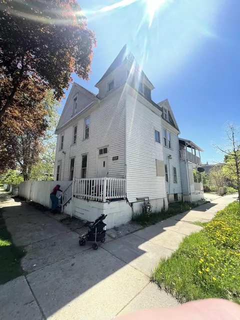 1248 N 14th, Milwaukee, WI 53205