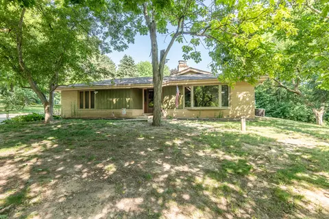 226 Nob Hl, Colgate, WI 53017