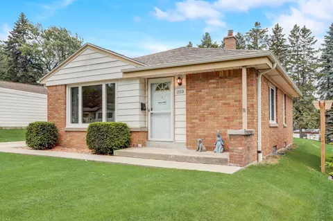 2933 S 56th, Milwaukee, WI 53219