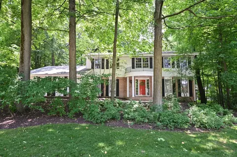 18435 Le Chateau, Brookfield, WI 53045