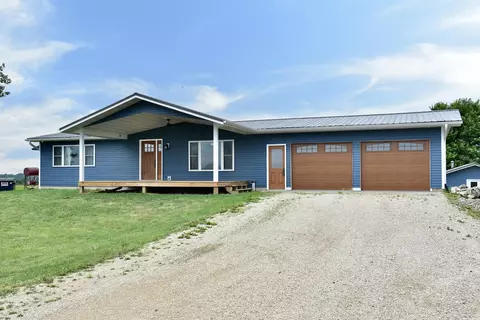 28263 Wilderness, Pleasant Hill, MN 55943
