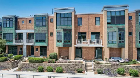 1787 N Riverwalk #3, Milwaukee, WI 53212