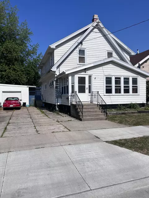 2005 Madison, Two Rivers, WI 54241