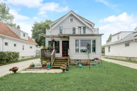 911 W Eula, Glendale, WI 53209