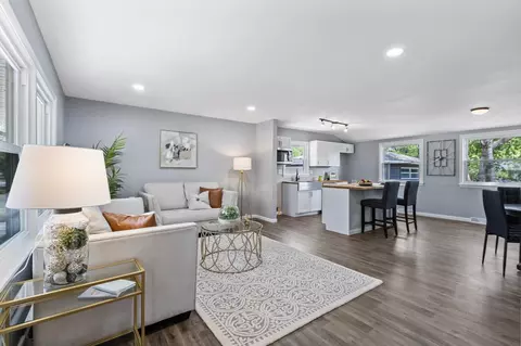 w147n8244 Manchester, Menomonee Falls, WI 53051