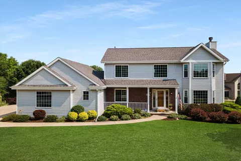 1215 Williams, Mukwonago, WI 53149