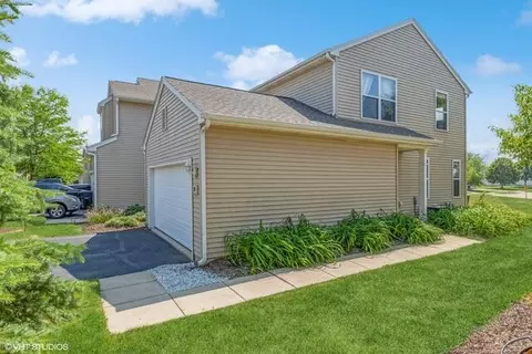 1400 Hunters Rdg #99, Genoa City, WI 53128