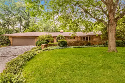 830 Shadow Lawn, Elm Grove, WI 53122