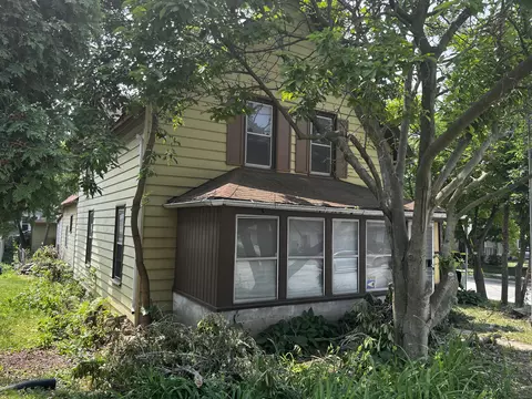 1201 E Moreland, Waukesha, WI 53186