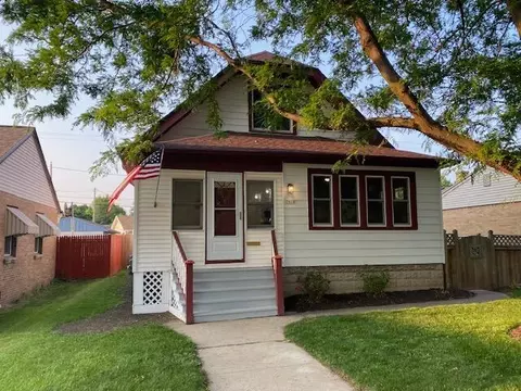 3418 W Kinnickinnic Riv, Milwaukee, WI 53215