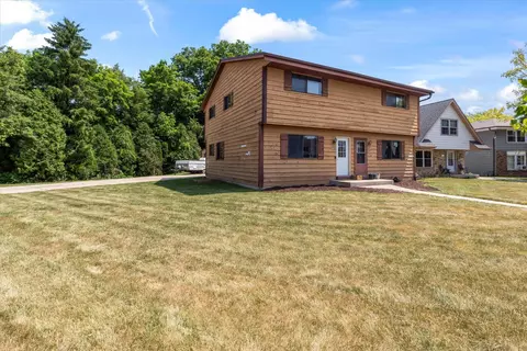 4358 W Tesch #4360, Greenfield, WI 53220