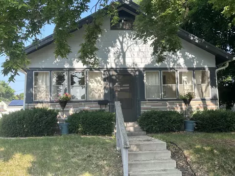 1812 16th, La Crosse, WI 54601