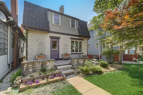 1516 S 76th, West Allis, WI 53214