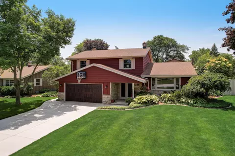 3615 S Brentwood, New Berlin, WI 53151