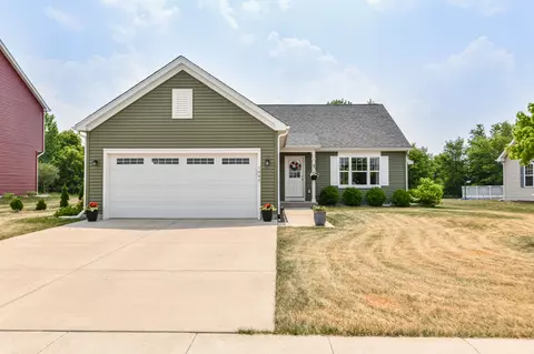 1447 E Longneedle, Elkhorn, WI 53121