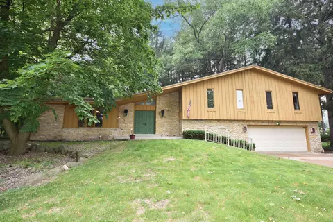 2355 S 118th, West Allis, WI 53227