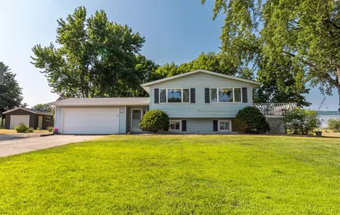 w6734 Strawberry Road, Onalaska, WI 54650