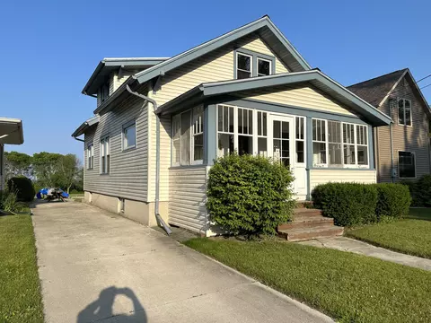 629 N 4th, Manitowoc, WI 54220
