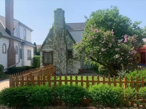 1811 E Wood, Shorewood, WI 53211