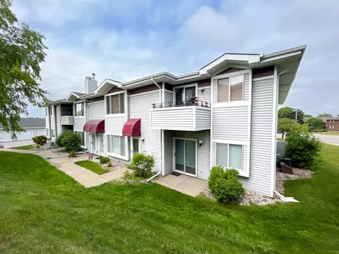 1101 S Sunnyslope #2U, Mount Pleasant, WI 53406
