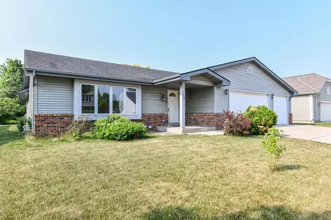 2529 E Honeysuckle, Oak Creek, WI 53154