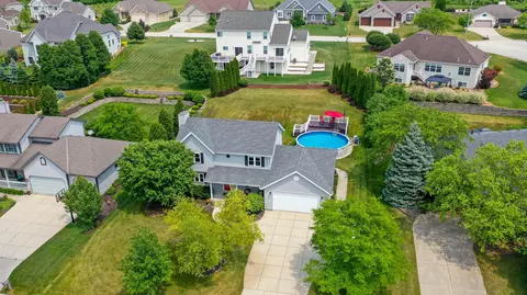 6632 S 47th, Franklin, WI 53132