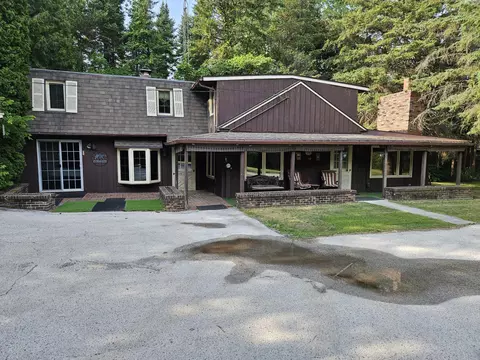 3823 County Road Q, Manitowoc, WI 54220